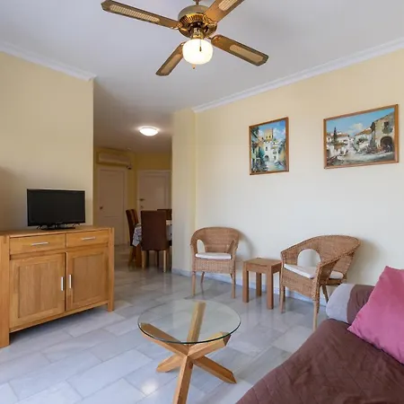 Lovely 2 Bed Overlooking Golf Sitio de Calahonda