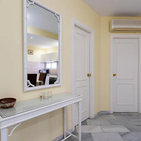 Lovely 2 Bed Overlooking Golf Apartment Sitio de Calahonda