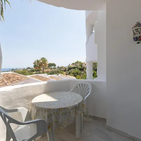 Apartment Lovely 2 Bed Overlooking Golf