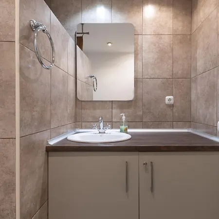 Apartment Lovely 2 Bed Overlooking Golf