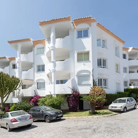 Apartment Lovely 2 Bed Overlooking Golf *