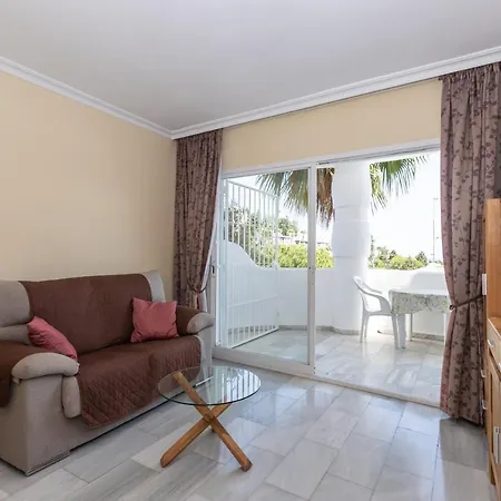 Lovely 2 Bed Overlooking Golf Sitio de Calahonda